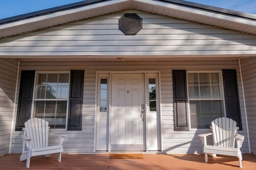 Tranquil 4-BDR Escape | 2King Beds + Free Parking*