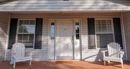 Tranquil 4-BDR Escape | 2King Beds + Free Parking*