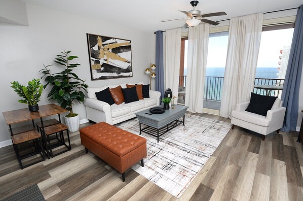 Condo, 1 Bedroom | Living area