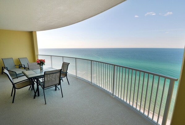 Lägenhet - 2 sovrum | Restaurang utomhus