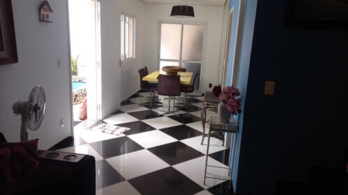 Furnished town house, companies, family, monthly, season, beautiful, quiet neighborhood