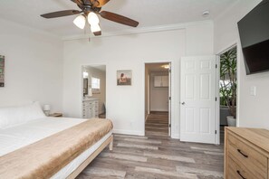 3 bedrooms, desk, iron/ironing board, WiFi