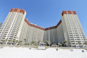 Condo, 2 quartos | Fachada
