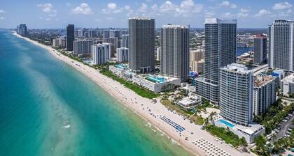 Sunny Balcony - Beautiful Stay for 2, Ocean Views