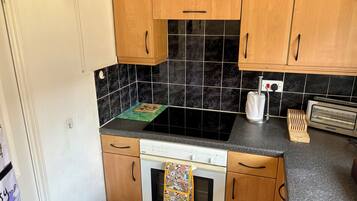 Fridge, microwave, oven, coffee/tea maker