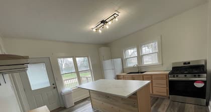 Charming 1900 home with furnished kitchen and king bed