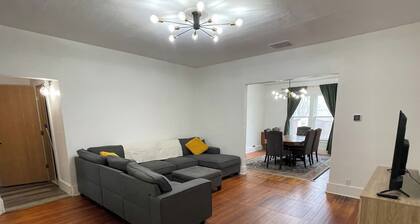 Charming 1900 home with furnished kitchen and king bed