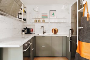 Fridge, microwave, coffee/tea maker, toaster