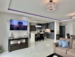 TV - Casa Avaloz with Ocean View in San Marino (San Marino)