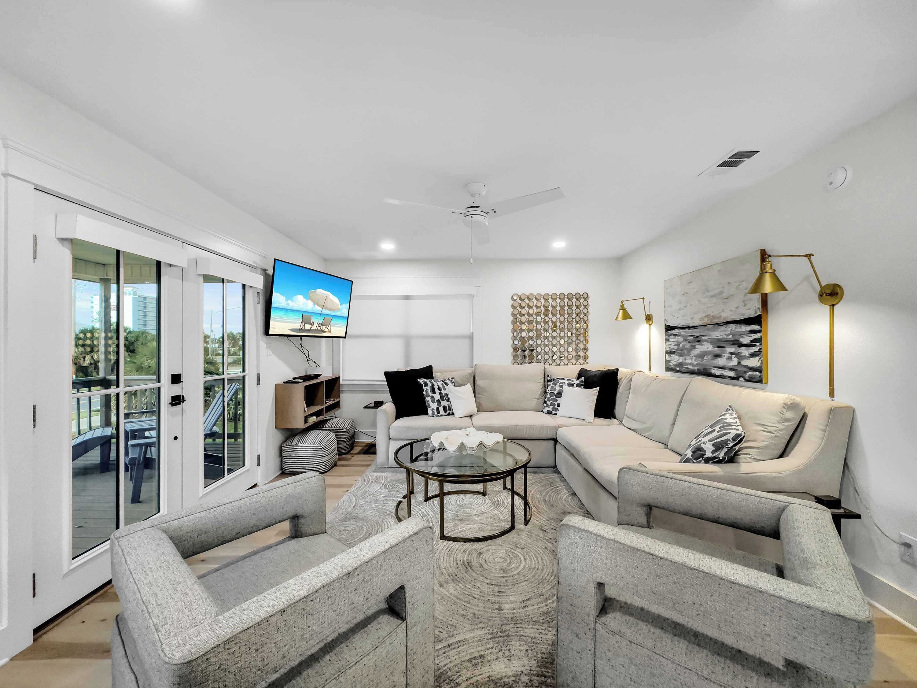 Télévision, lecteur de DVD, espaces bureaux