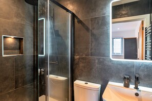 House | Bathroom | Hair dryer - Home in The Lizard Near Kynance Cove (Helston)