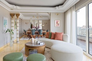 Elite Apartment | Living area