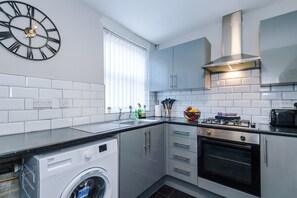 Microondas, horno, placa de cocina, tostadora