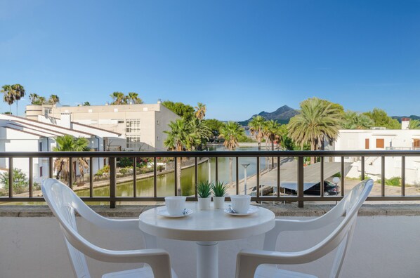 Family Apartment, Balcony, Canal View