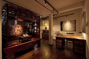 1 treatment room