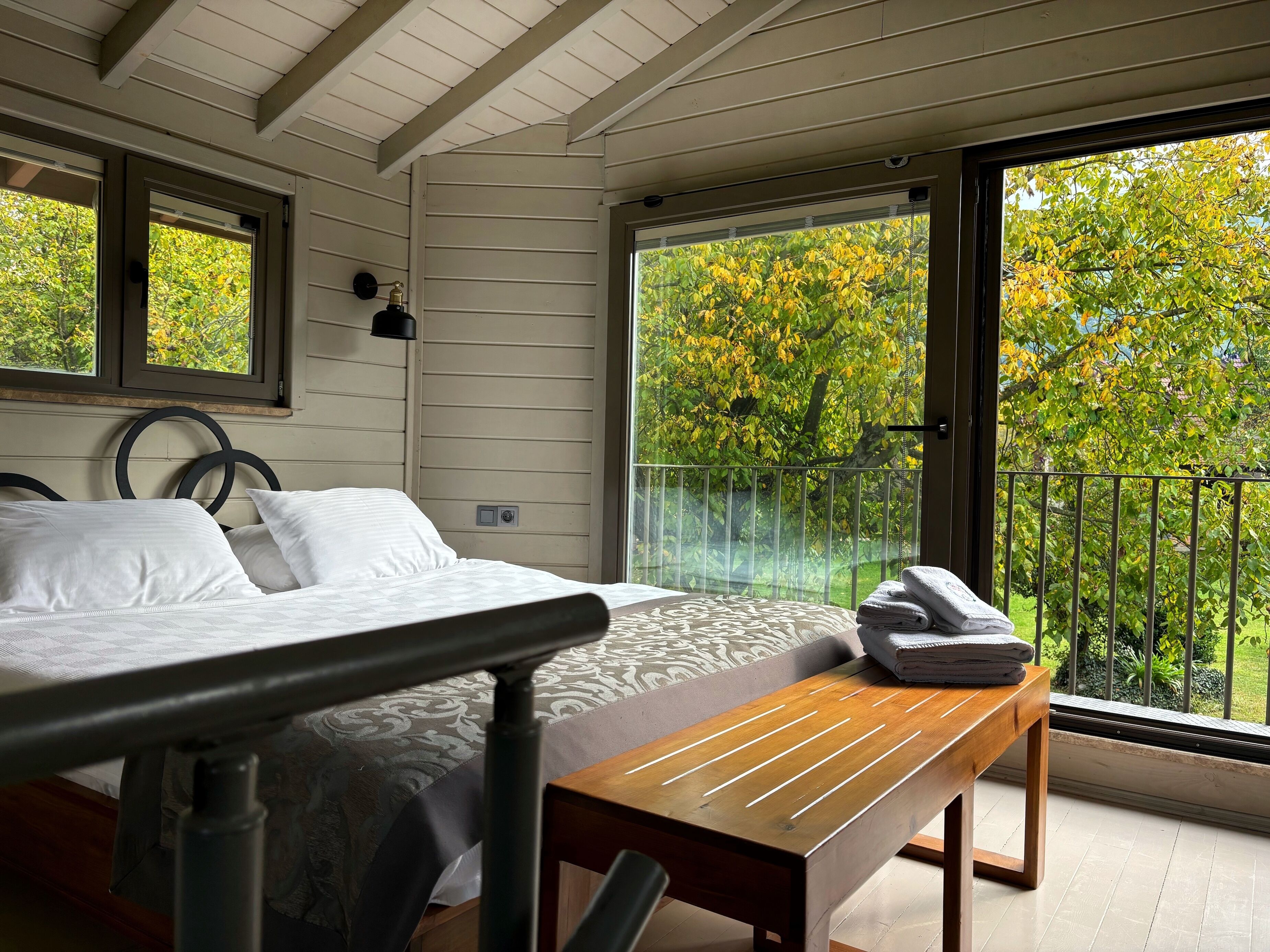 1 habitación, tabla de planchar con plancha, wifi y ropa de cama 