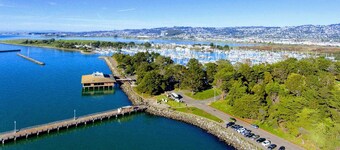 Downtown Studio Garden Cottage | Near UC + Parking