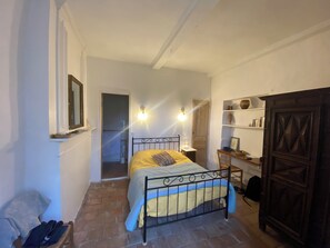 4 bedrooms, iron/ironing board, travel crib, WiFi (free)