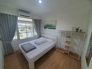 3 habitaciones, tabla de planchar con plancha y wifi