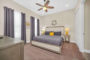 5 habitaciones, tabla de planchar con plancha, cuna de viaje y wifi 