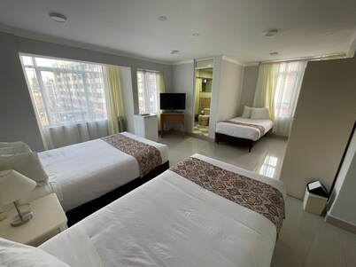 HOTEL PREMIER