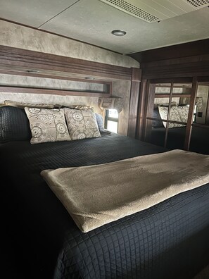 2 bedrooms, bed sheets