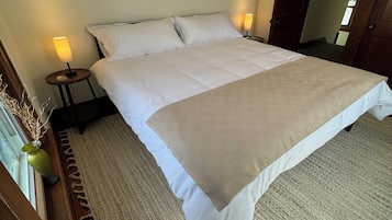 3 bedrooms, desk, iron/ironing board, WiFi