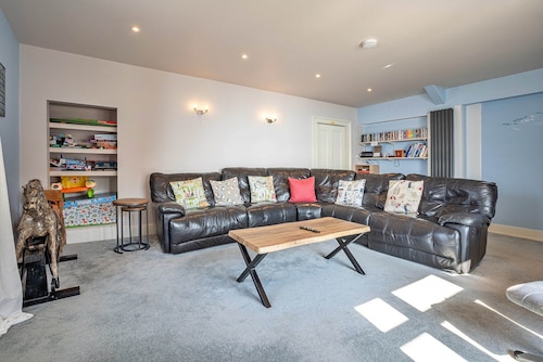 Apartment in Beaumaris With Snowdonia Views