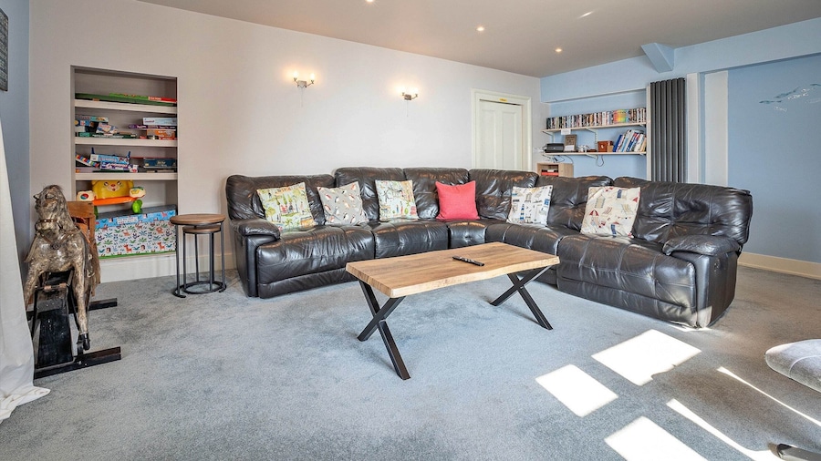 Apartment in Beaumaris With Snowdonia Views