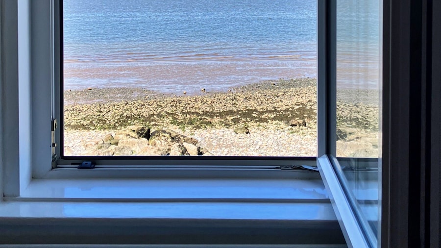 Cottage on Solway Coast With Stunning Firth Views