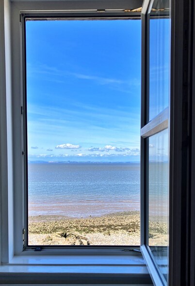 Cottage on Solway Coast With Stunning Firth Views
