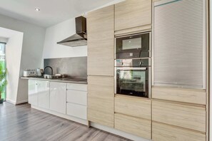 Fridge, microwave, stovetop, toaster