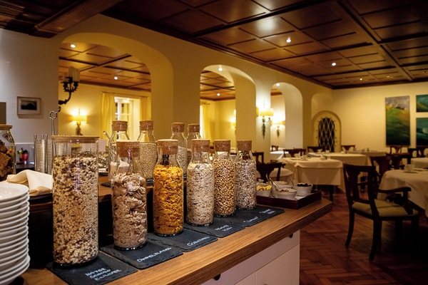 Petit déjeuner buffet servi tous les jours en supplément