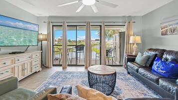Townhome, Multiple Beds, Balcony (Edgewater Villa 3112) | Living area | 42-inch flat-screen TV with digital channels