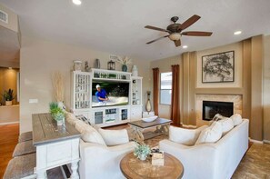 Interior - Scottsdale Stay | Pool, Game Room, Pets Welcome (Scottsdale)