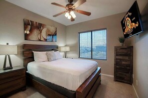 6 bedrooms, desk, iron/ironing board, travel crib