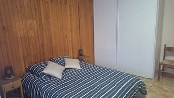 1 habitación y ropa de cama