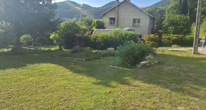 Mountain apartment. Pets allowed