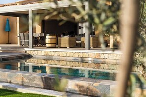 Pool - Villa Riposu  Jacuzzi  Pool Beach Access on Foot (Sagone)