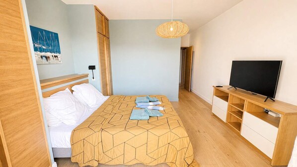 4 chambres, fer et planche à repasser, Wi-Fi, literie fournie