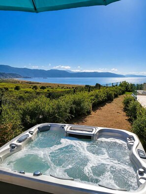 Baignoire à remous extérieure