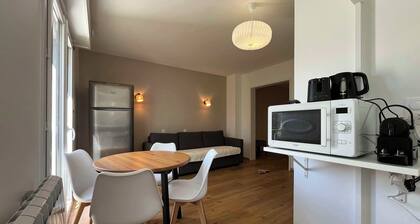 Serene & bright T1 bis 500m from Thermes â relax, recharge & feel at home