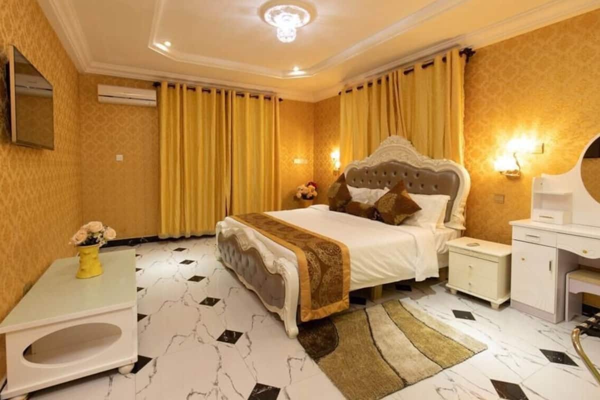 Suite Royal, vista al parque | Ropa de cama de alta calidad y escritorio 