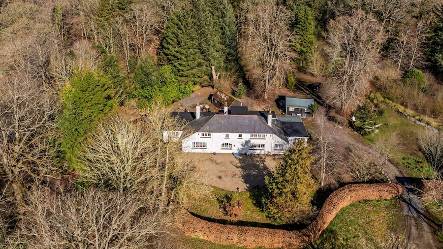 5 Bedroom Holiday Home in Cornhill, No Deposit