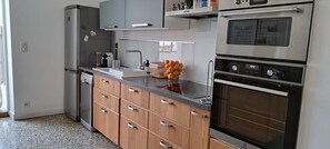 Micro-ondas, fogão, cooktop, lava-louças