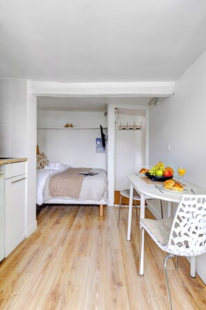 City Studio, 1 Double Bed, Non Smoking, City View | Iron/ironing board, cots/infant beds, travel cot, free WiFi - Bright Studio by Le Marais & Montorgueil (Paris)