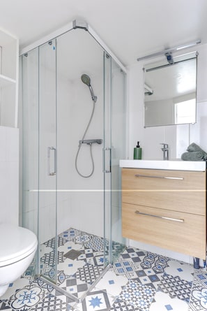 Studio Ville, 1 lit double, non-fumeurs, vue ville | Salle de bain