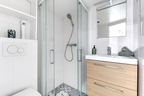 City studio, 1 tweepersoonsbed, niet-roken, uitzicht op de stad | Badkamer
