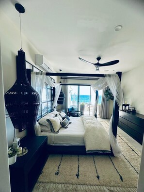 3 bedrooms, in-room safe, iron/ironing board, travel cot