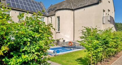 Self-catering Retreat With Pool, hot tub